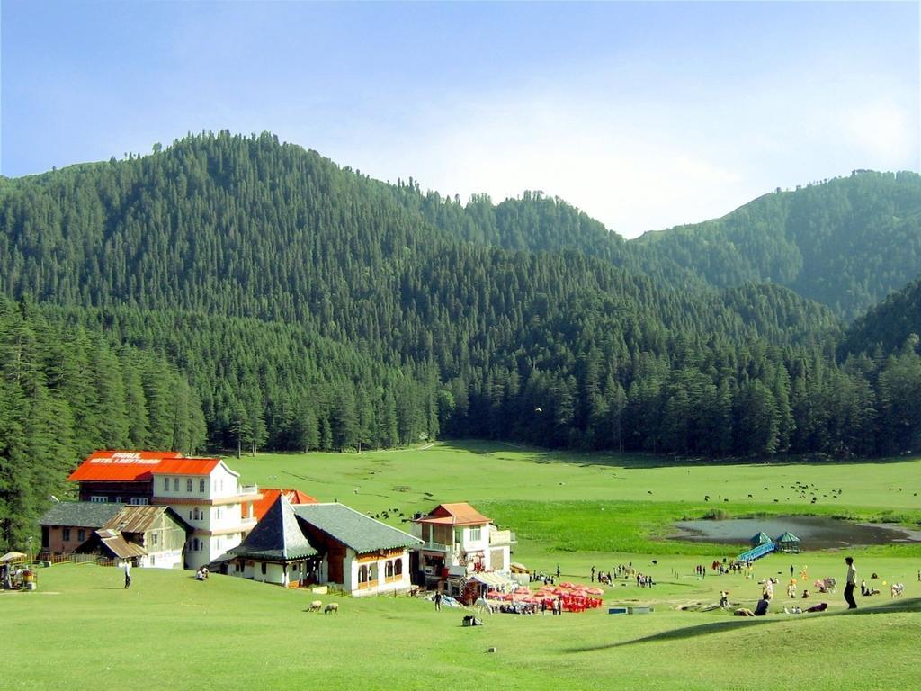 ホテル Cozy Swiss Meadows Khajjiar エクステリア 写真